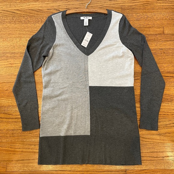 WHITE HOUSE BLACK MARKET Color Block Black Gray V-Neck Tunic Sweater Sz M NWT - Picture 6 of 11